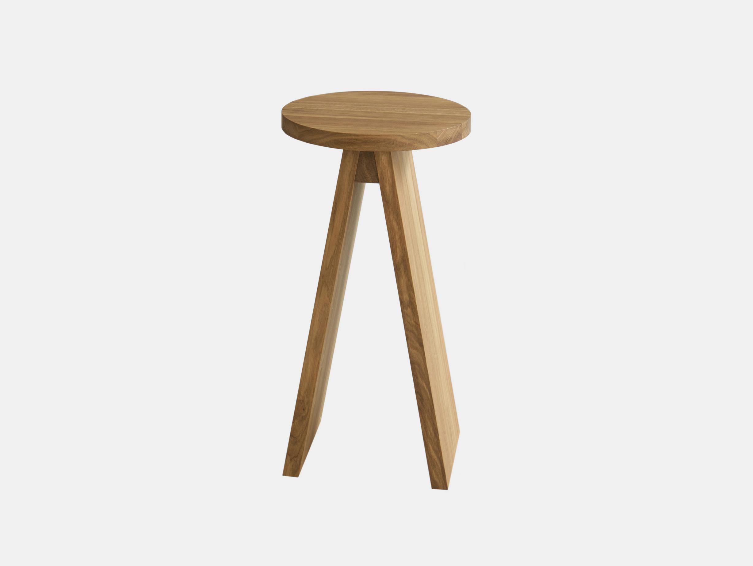 E15 stefan diaz ek01 stool oak