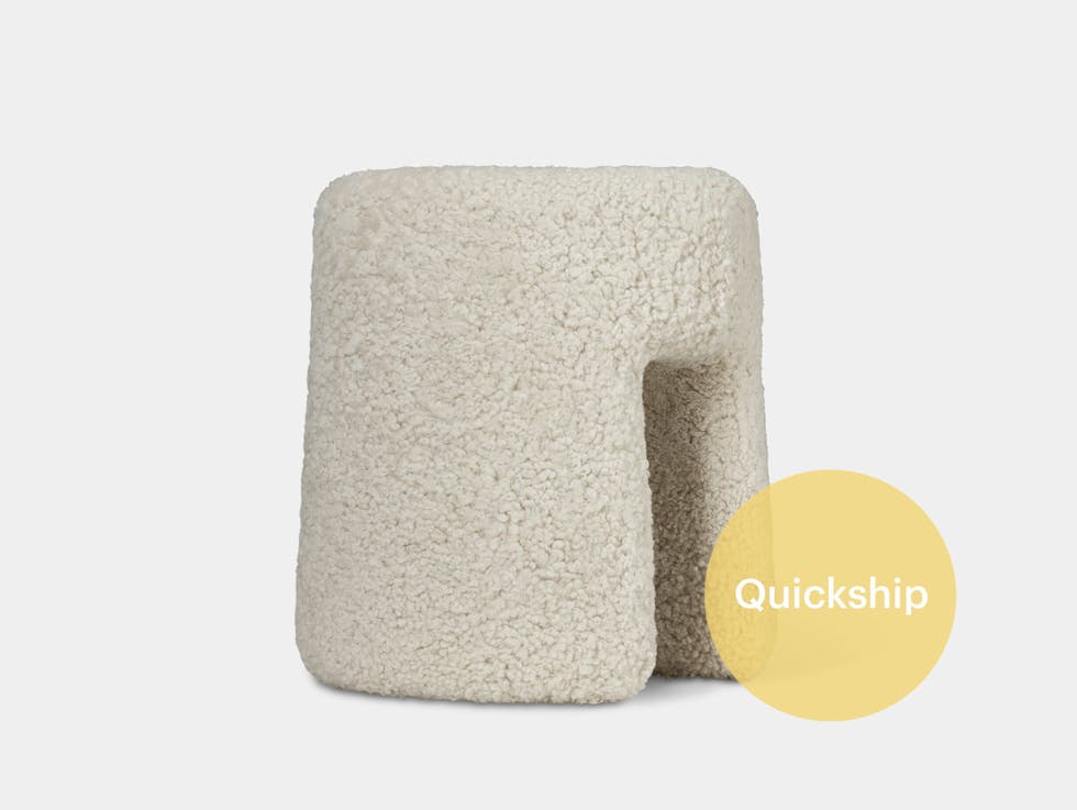 Fredericia sequoia pouf sheepskin 1 1