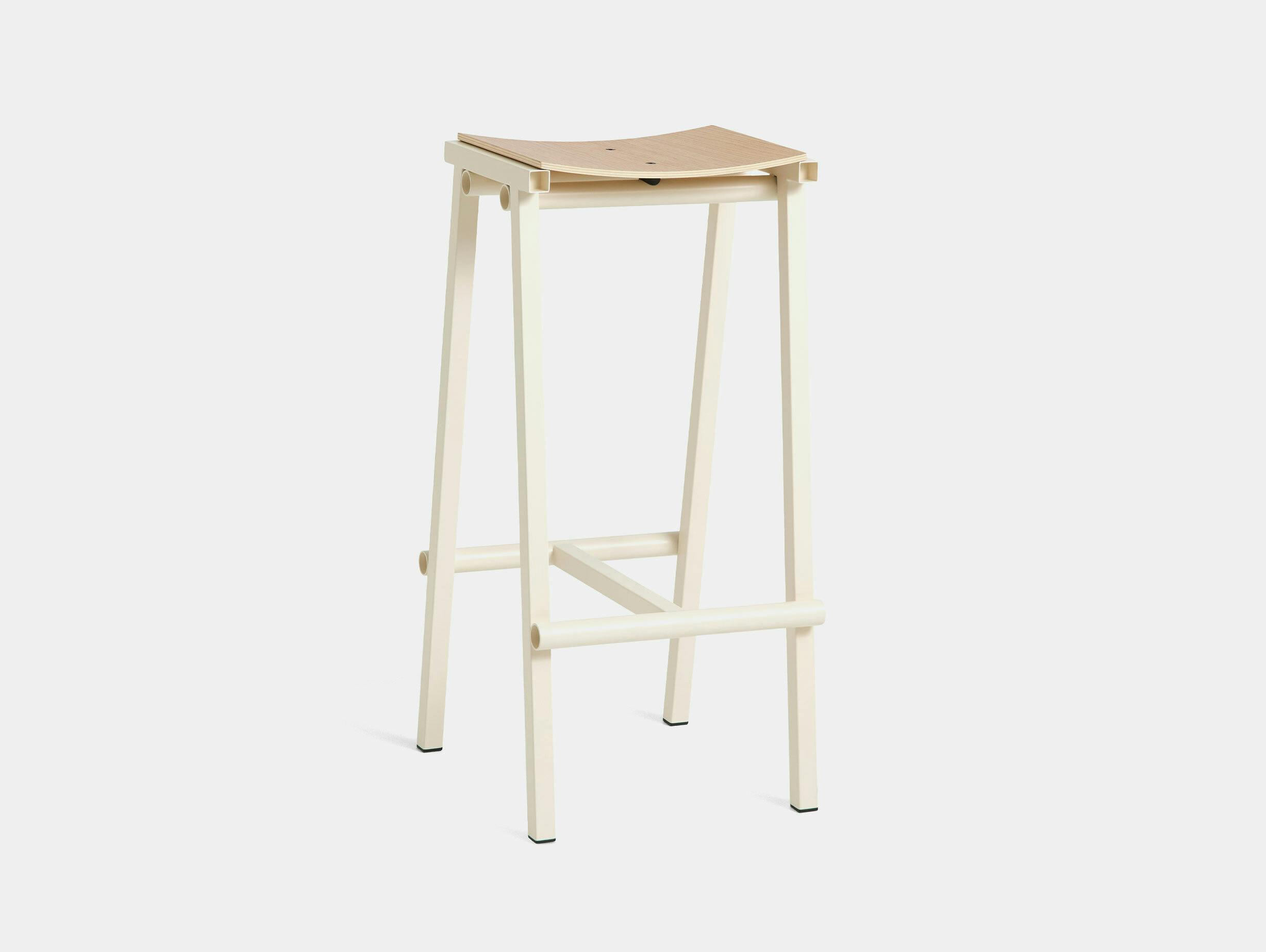 Hay marc morro taburete 8 bar stool h75 oak seat eggshell base